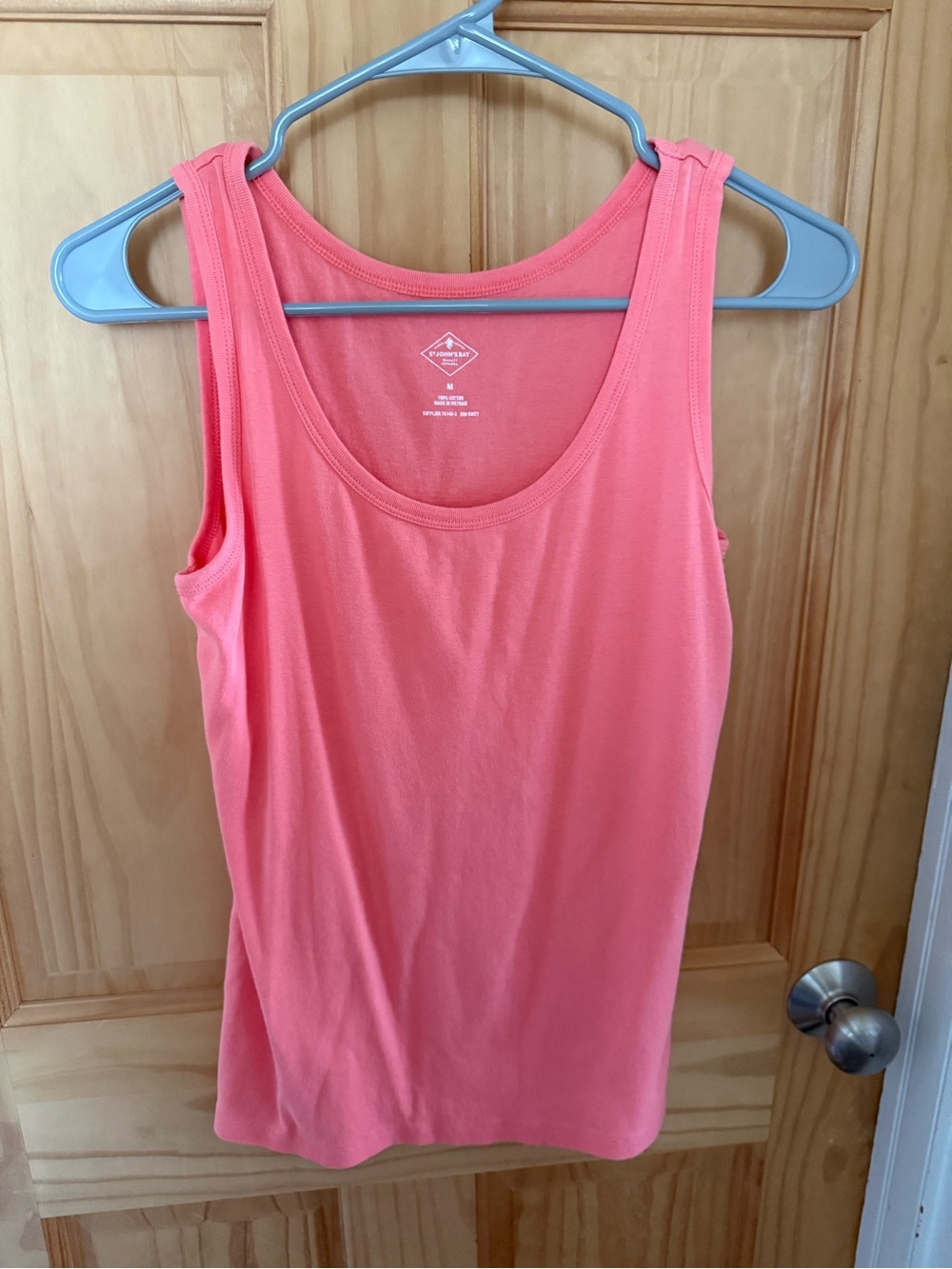 Like New, Women’s Size Medium St. John’s Bay Peach Colored Tank Top